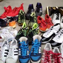 Fujian factories export sports shoes to Angola