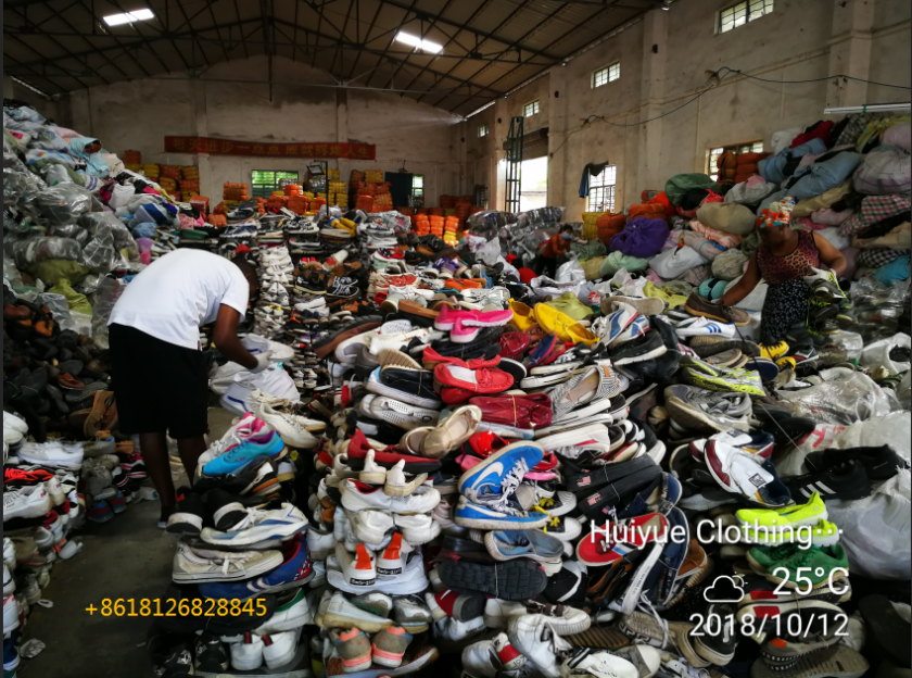Used shoes sneakers branded NIKE ADIDAS PUMA VANS Used shoes